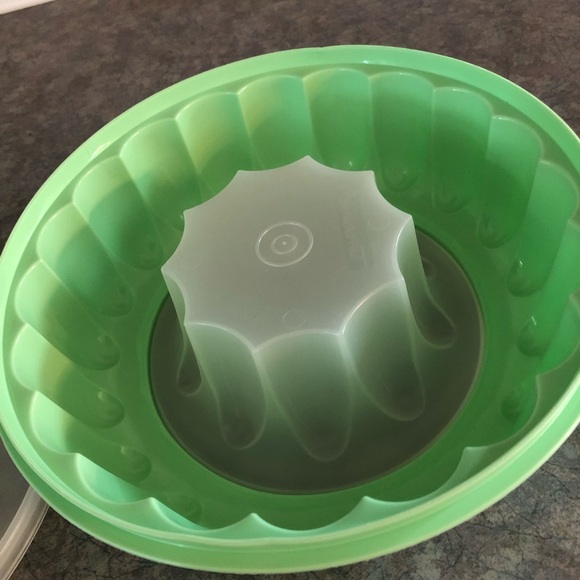 70's Green Tupperware Jello Mold - Jellied Salad Mold - Jello Salad Mold - Picture 3 of 8